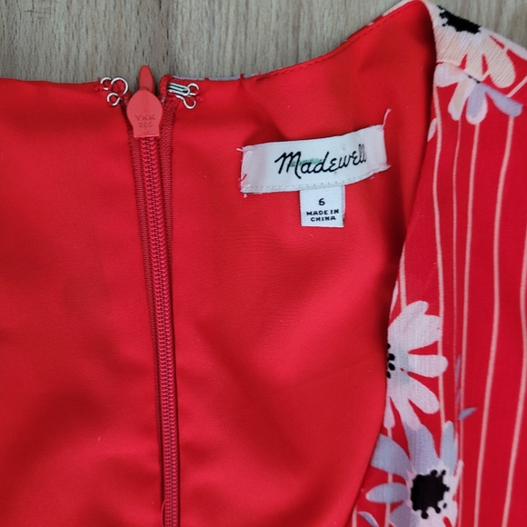 Madewell Button-Wrap Floral Dress in Daisy Society Size 6 - Picture 3 of 7